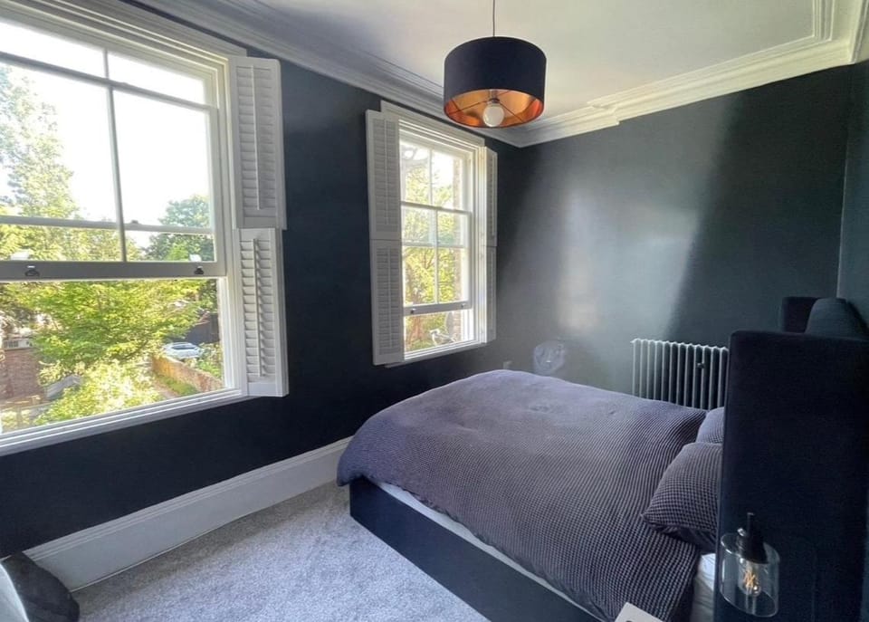 Luxury 1 bed Victorian flat & parking Blackheath Apartment in London Borough of Lewisham