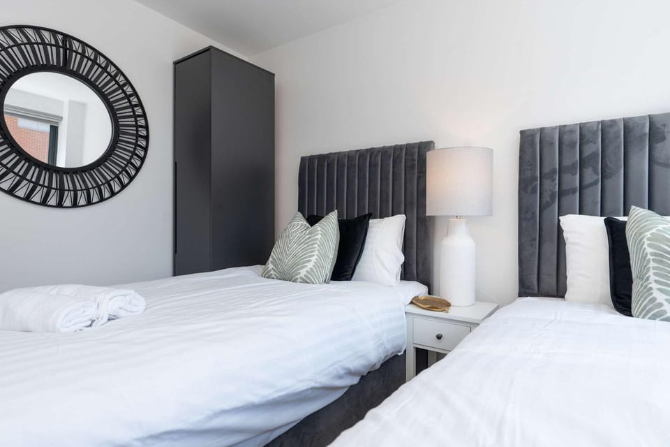 Smart One Bed Apartment with Twin Beds Apartment in Southampton