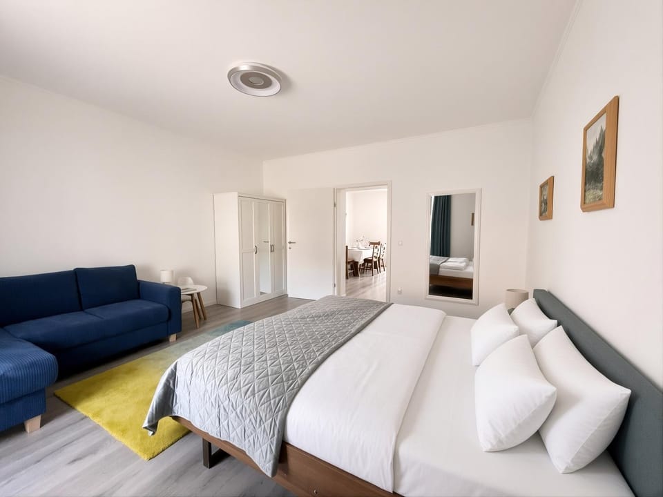 Bed, TV and multimedia, Living room, Photo of the whole room, Bedroom