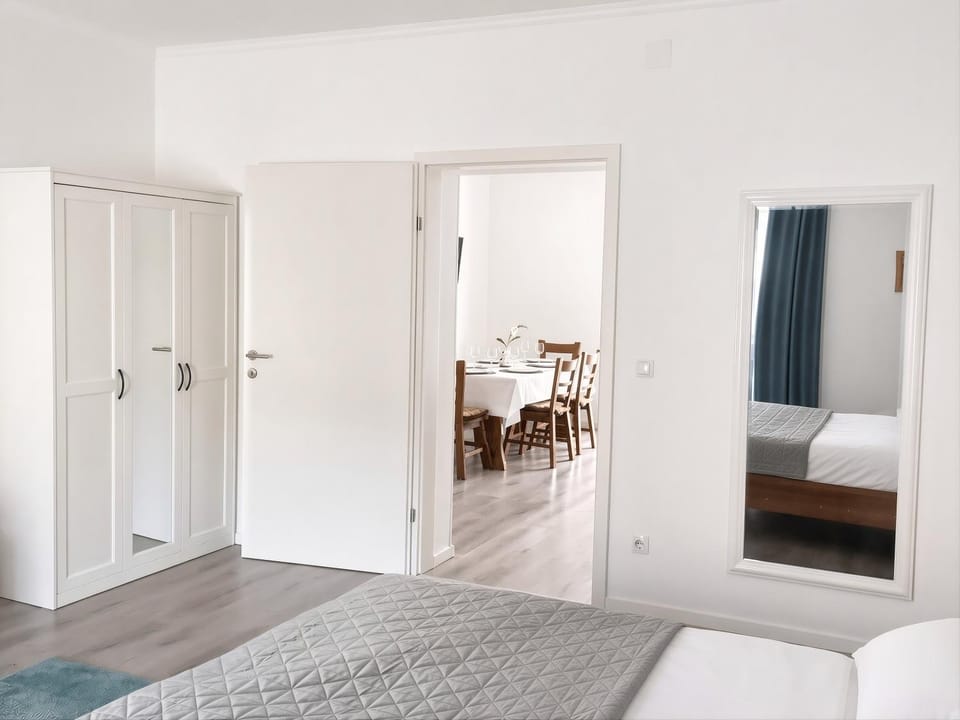 Bed, Animals, Bedroom, Pets, Pets