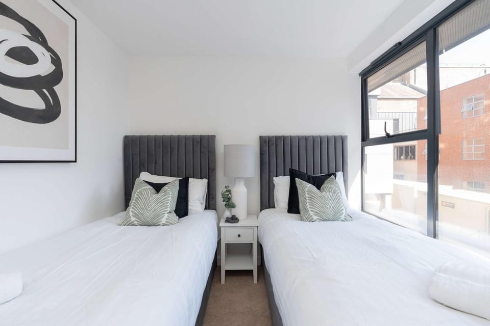 Stylish One Bed Apartment with Twin Beds Apartment in Southampton