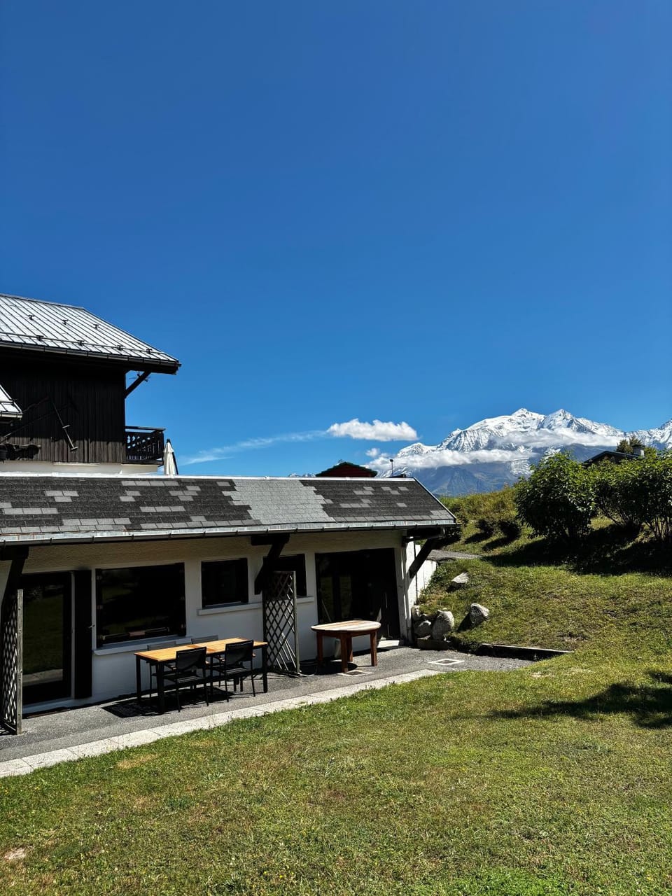 Patio, Skiing, Skiing, Mountain view, Mountain view