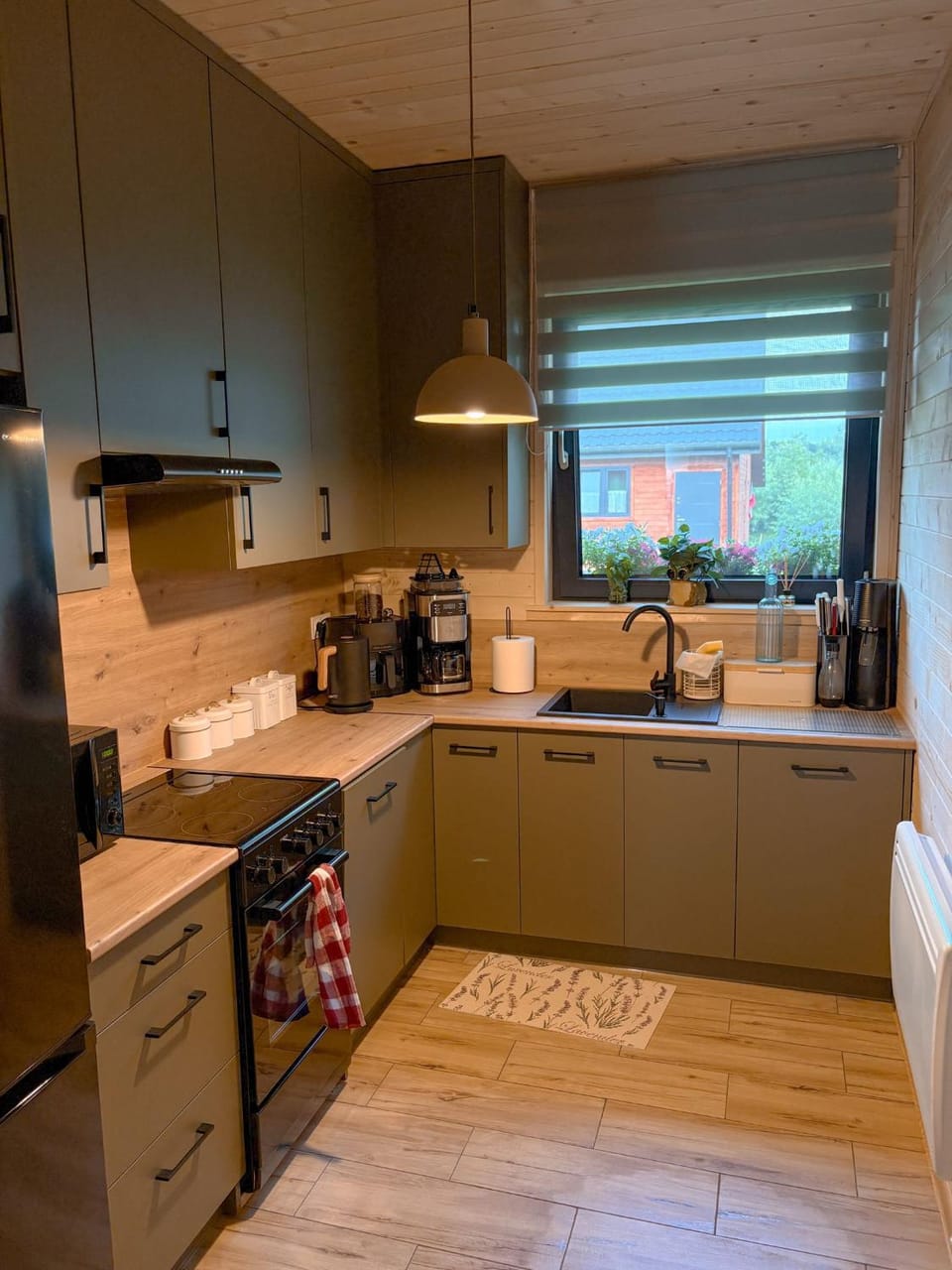 Kitchen or kitchenette, kitchen