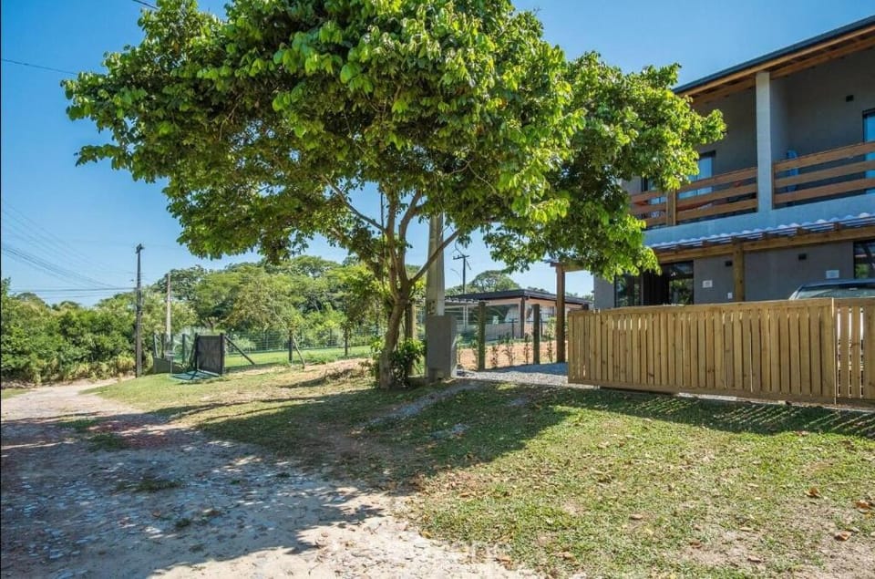 Sobrado Brisa da Lagoa, Natureza e Praia do Rosa House in Imbituba