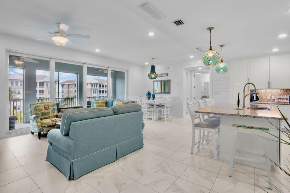 Kitchen or kitchenette, Living room, Seating area, Dining area, furniture, air conditioner