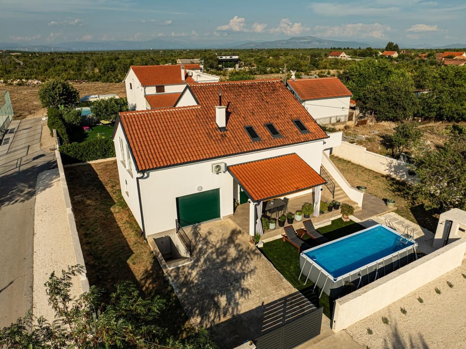 Property building, Day, Bird's eye view, Swimming pool