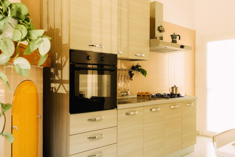 pet friendly, pet friendly, kitchen, kitchen