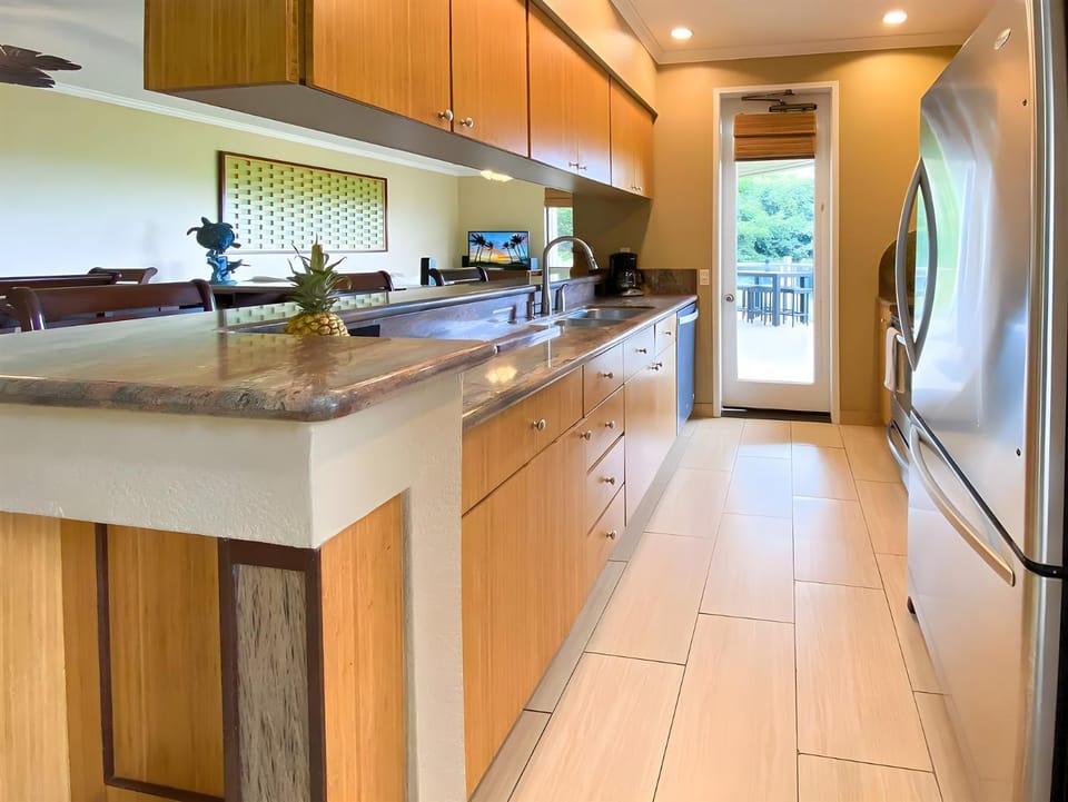 Ocean View 6BR, 2 Condos for 16 in Wailea, Hawaii! House in Wailea