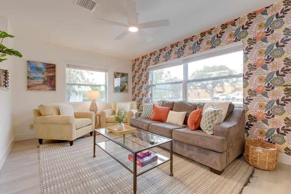 Updated Triplex: North Palm Beach 3-Unit Bundle! House in North Palm Beach