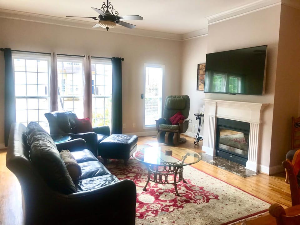 Beautiful North Decatur Townhouse Apartment in North Decatur