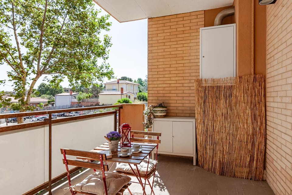 Patio, Day, Balcony/Terrace