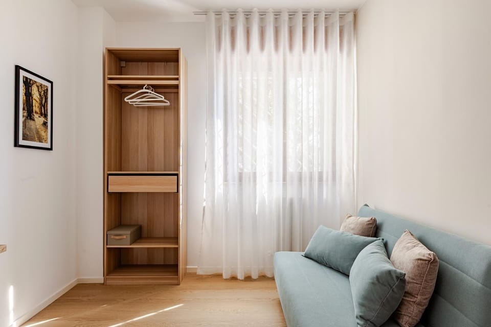 Seating area, wardrobe
