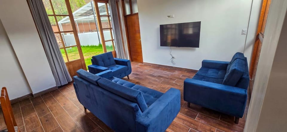 Sacred Valley Heated Pool & Machu Picchu Villa in Urubamba