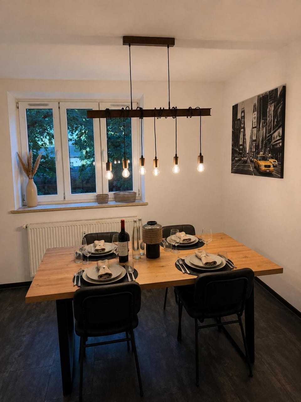 Kitchen or kitchenette, Food and drinks, Dining area, Food