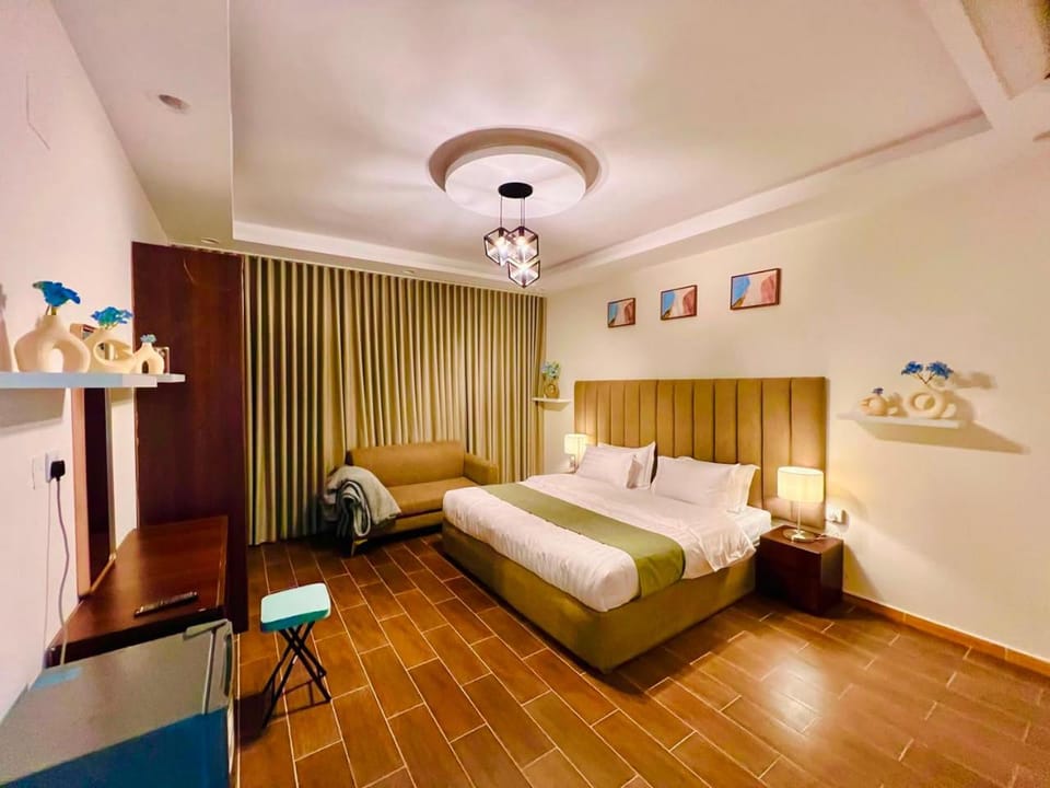 Photo of the whole room, Bedroom