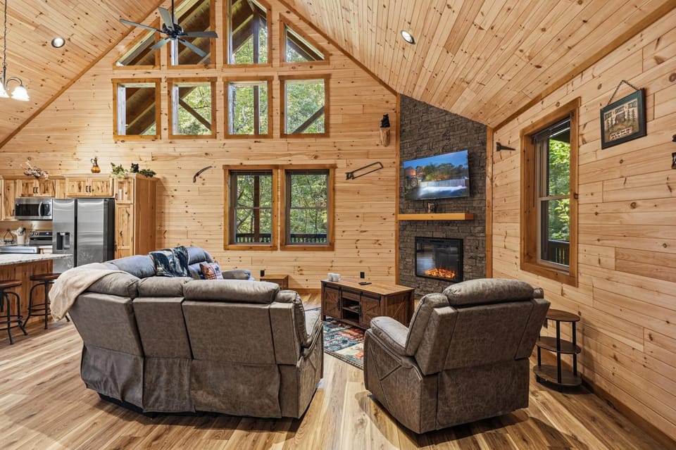 Amish-Built Luxury Cabin Sleeps 12 Sky Harbor Resort Cabin in Gatlinburg