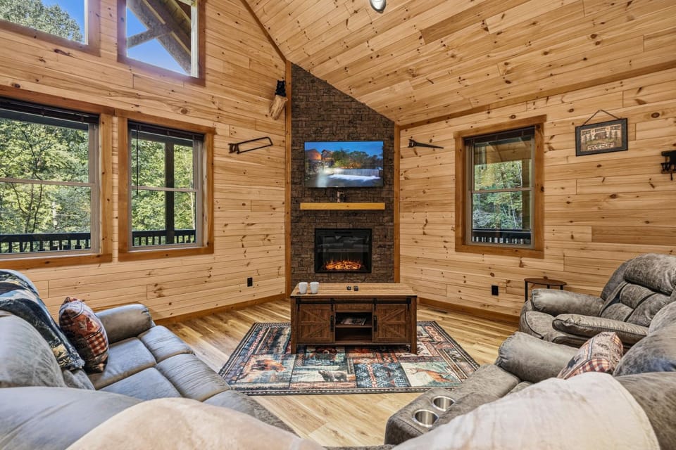 Amish-Built Luxury Cabin Sleeps 12 Sky Harbor Resort Cabin in Gatlinburg