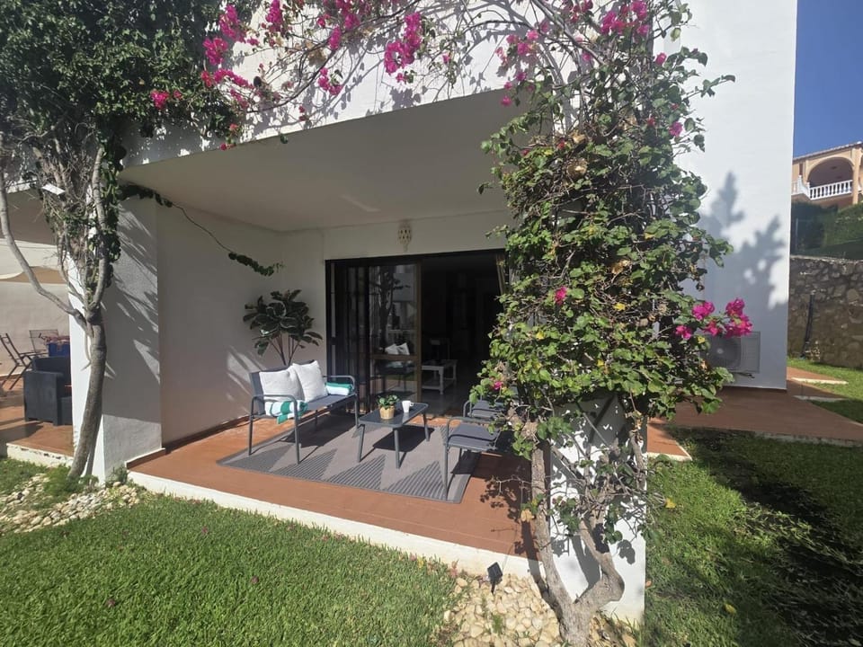Garden, Garden, Balcony/Terrace