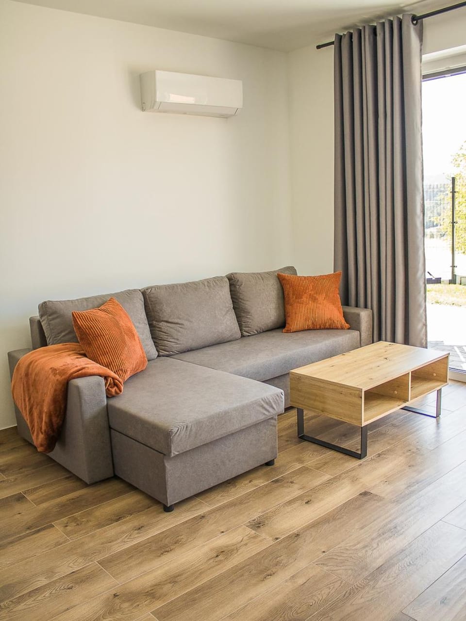 Living room, Seating area, air conditioner
