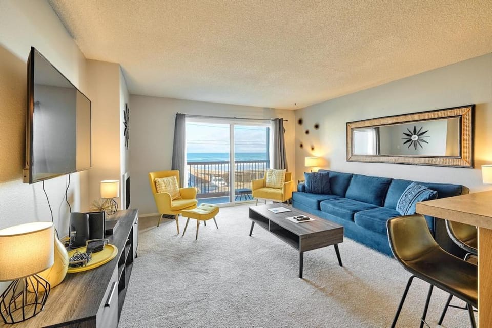 Updated Oceanview Condo -Ground Floor- Fireplace House in Devils Lake