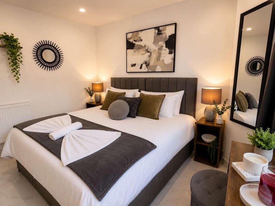 Bed, Photo of the whole room, Bedroom