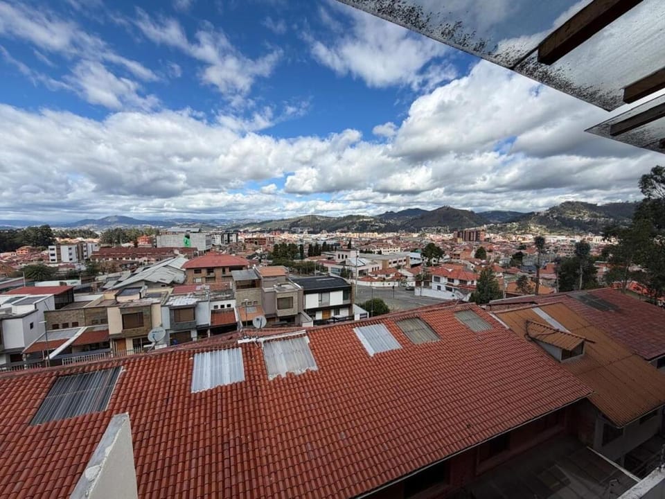 Large house with 4 bedrooms and a panoramic view of Cuenca House in Cuenca