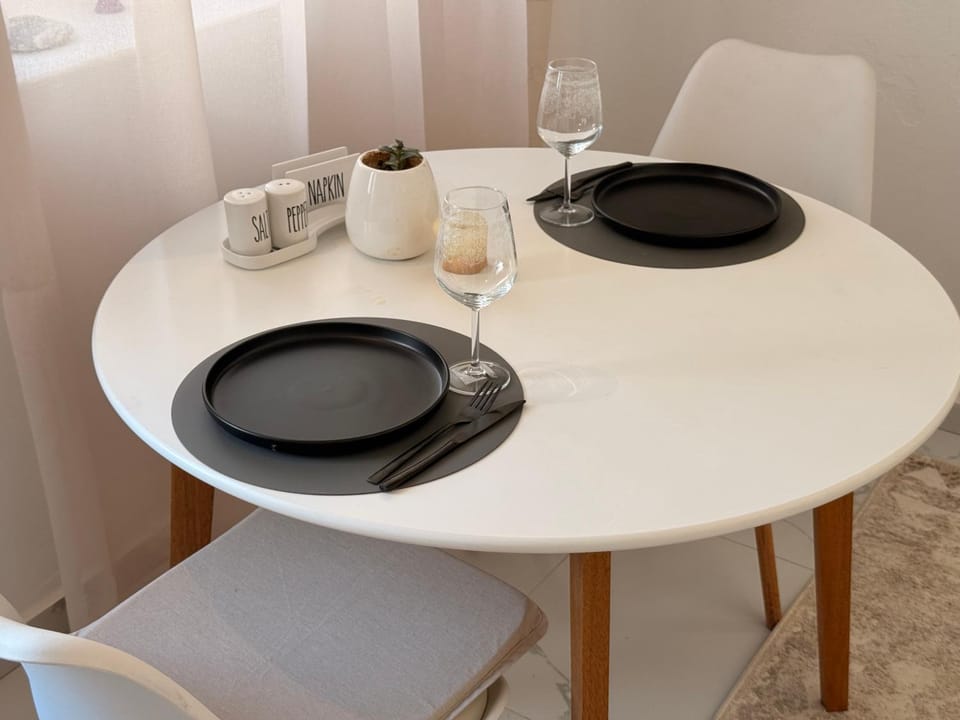 Food and drinks, Dining area