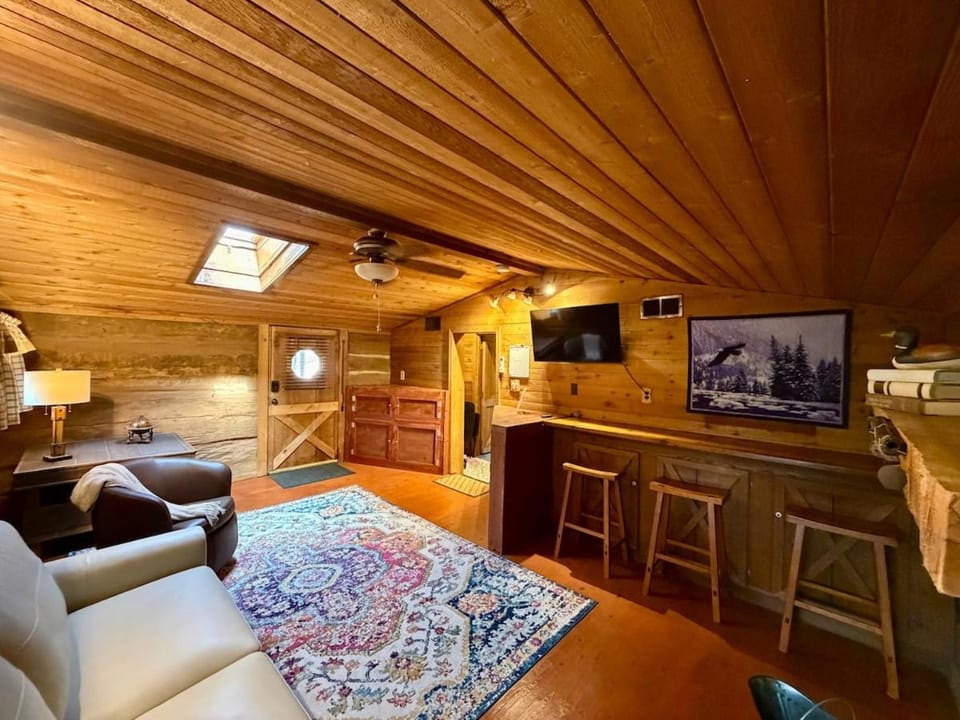The Cozy Cabin Cabin in Cherokee Reservoir