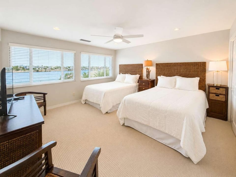 Needle Rush Point E34 Beach Access 2 Pools Riverfront Private Beach House in Ono Island