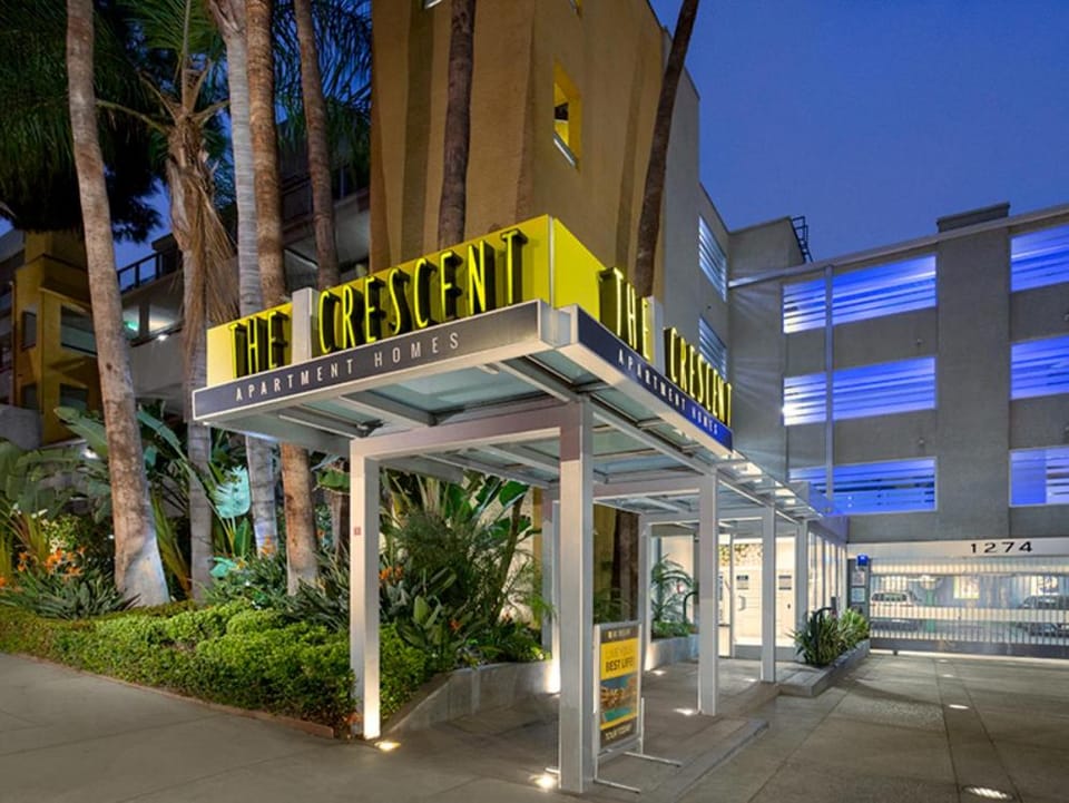 WeHo Luxe 1BR Escape with FREE PARKING Apartment in West Hollywood