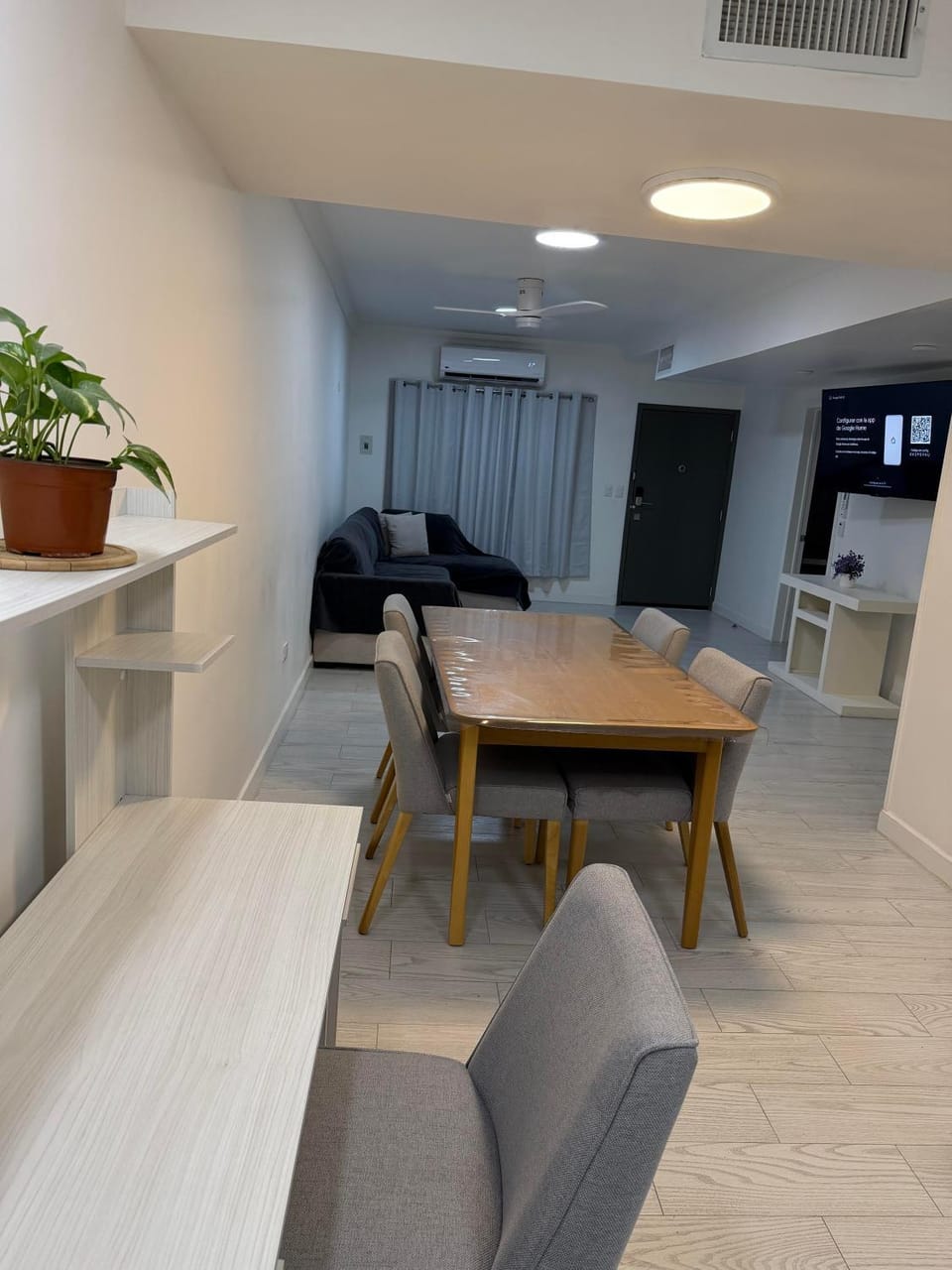 Living room, Dining area