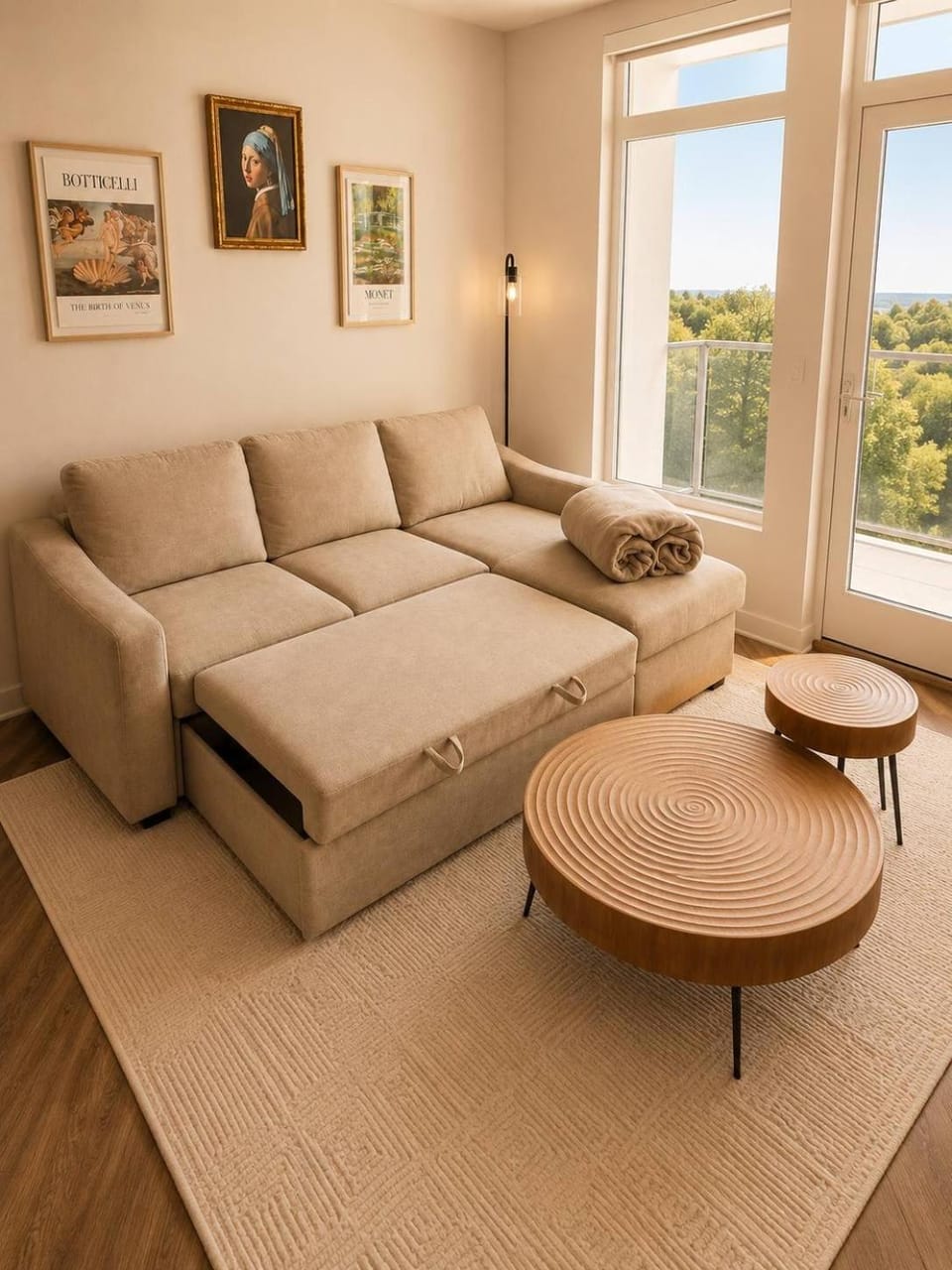 Living room, Seating area