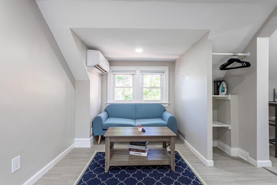 1BR New Rochelle Oasis - 30 Mins to NYC Parking Apartment in New Rochelle