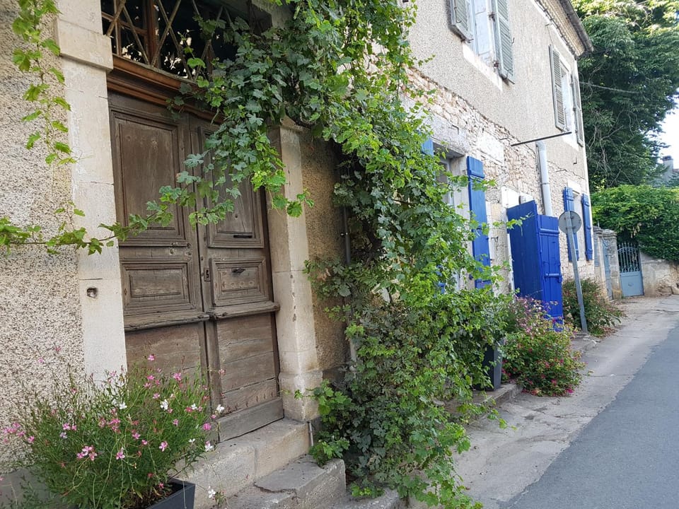 Property building, Facade/entrance, Day, Street view
