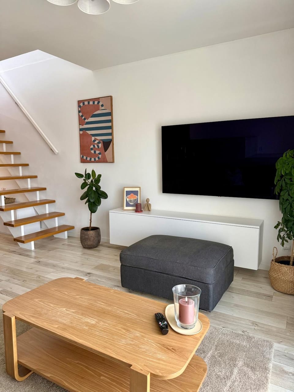 TV and multimedia, Living room, Photo of the whole room, Seating area