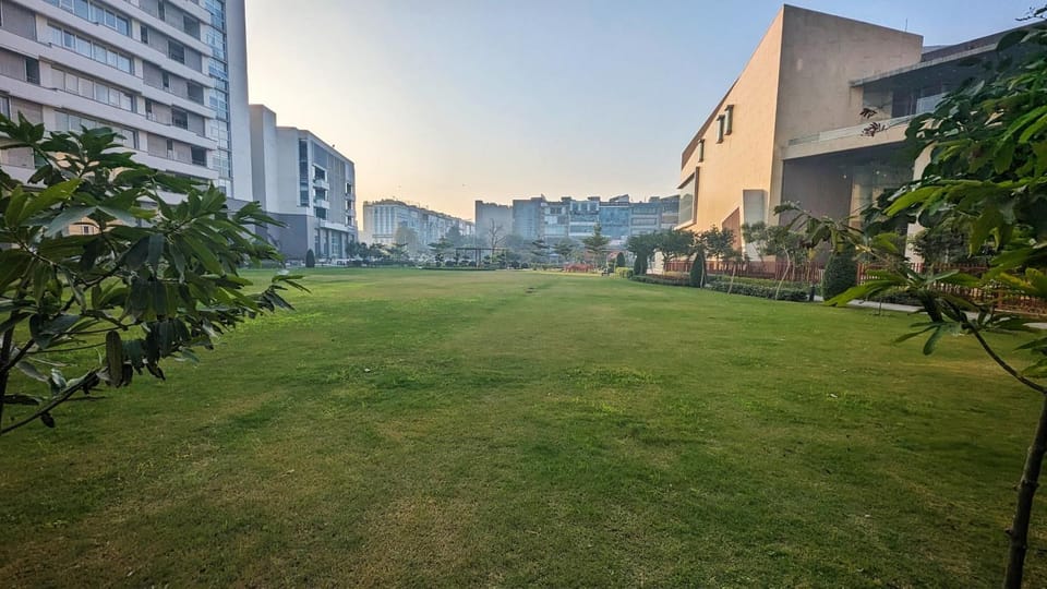 Family Studio Apartment - Pentasquare DHA Apartment in Lahore