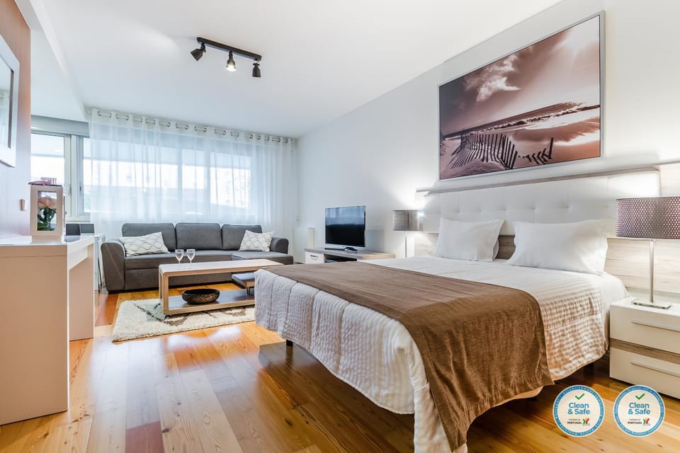 Bed, Living room, Bedroom