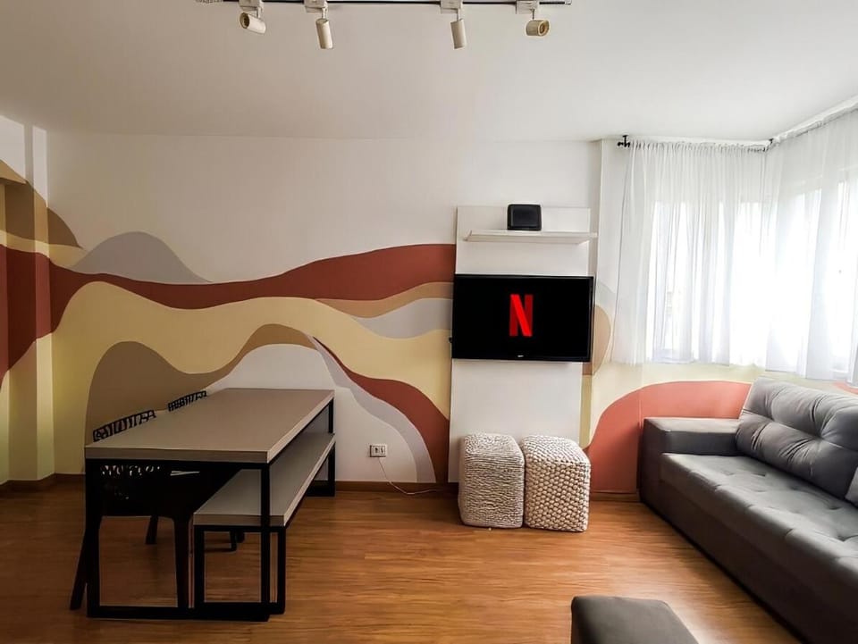 Renovated apartment with parking space Apartment in Curitiba