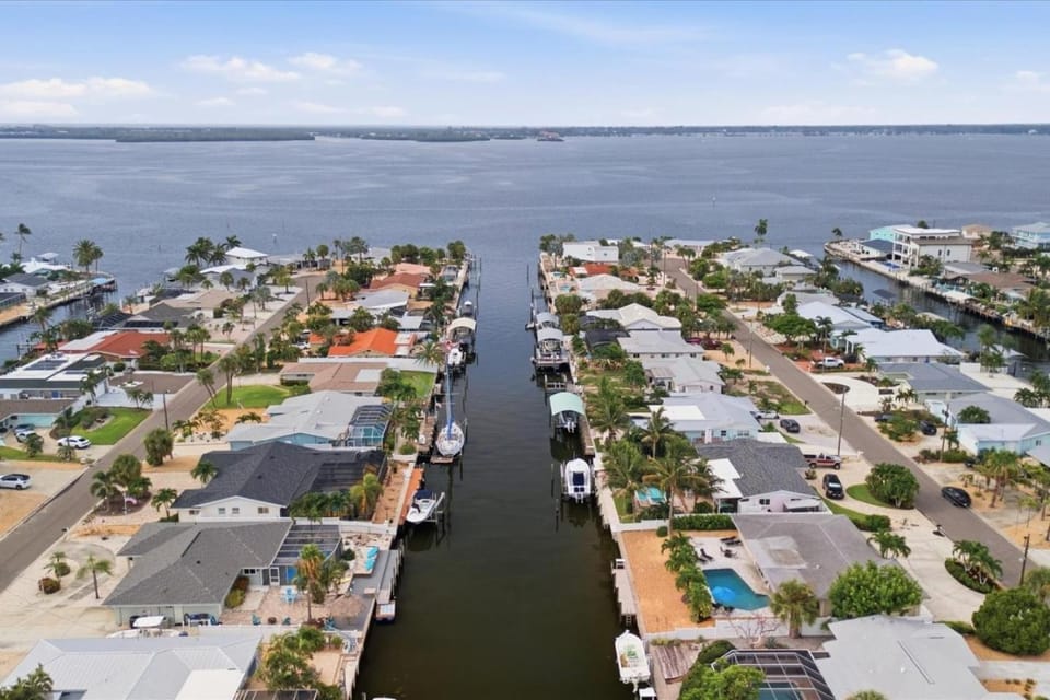 Neighbourhood, Bird's eye view, Sea view