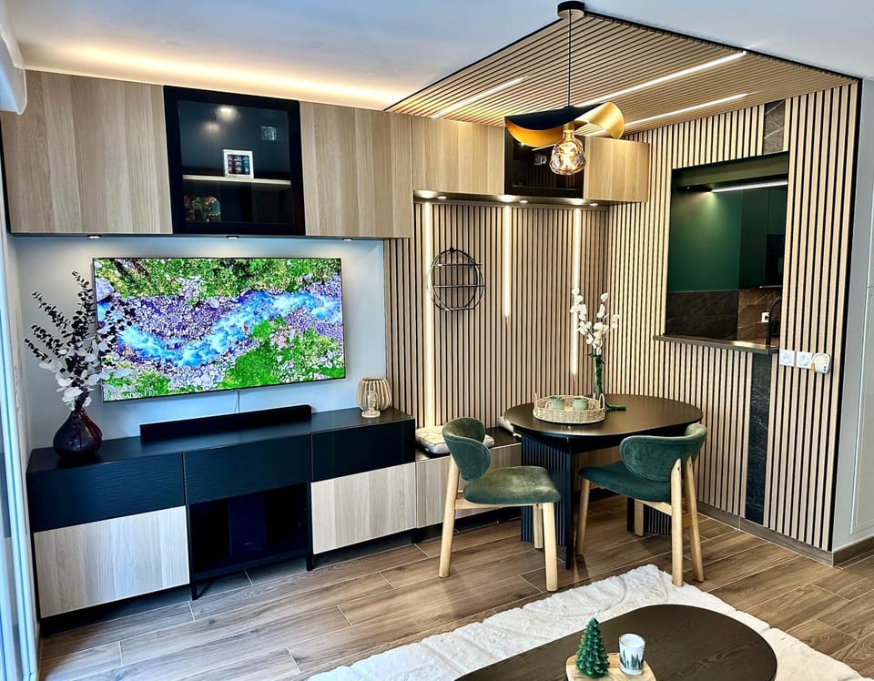 TV and multimedia, Living room, Decorative detail, Seating area, Dining area, furniture
