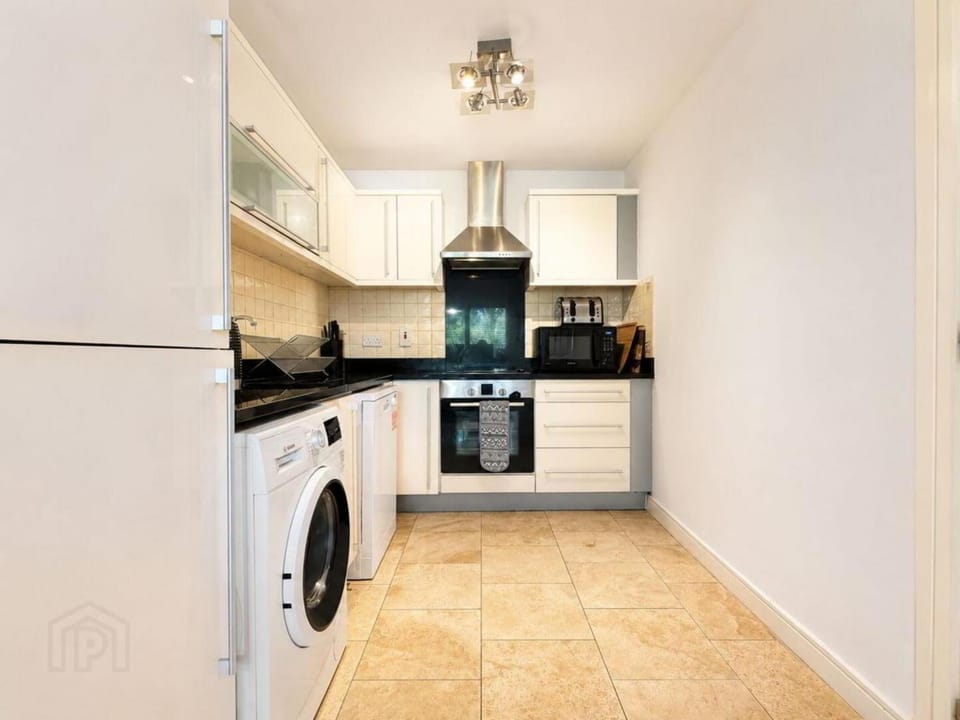 3 Bedrooms with Garden, The Coast, Dublin Apartment in Dublin