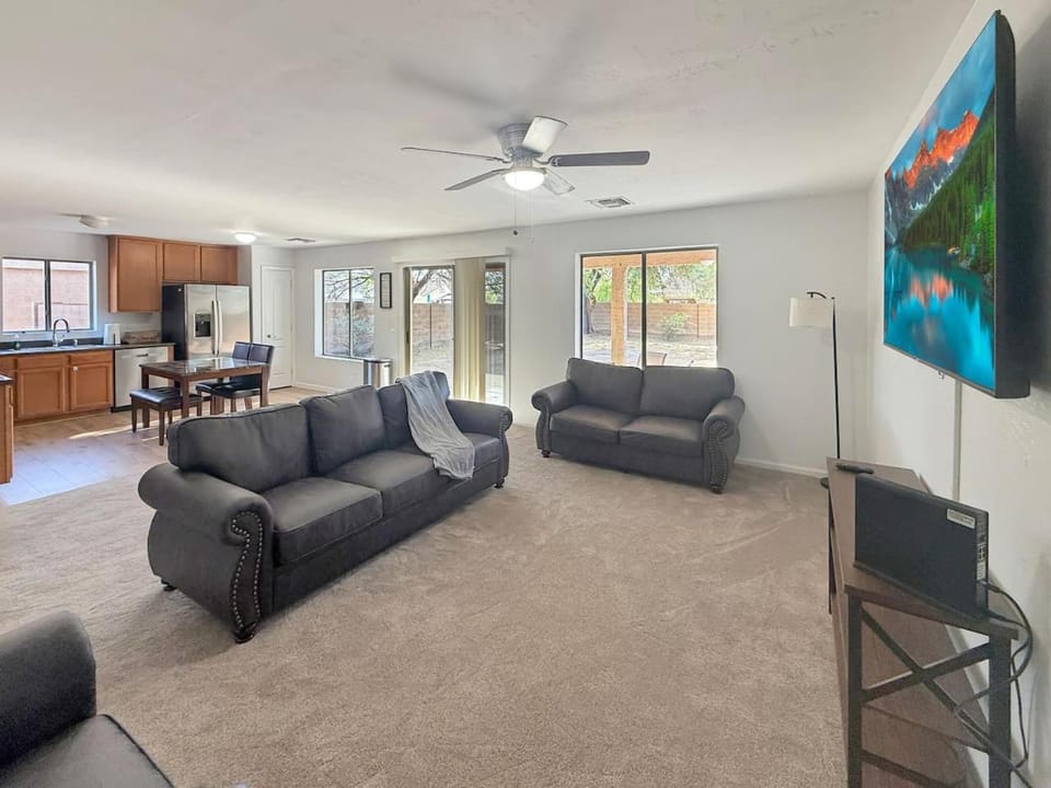 Pet-Friendly 4BR Casa Grande Home Garage Yard House in Casa Grande