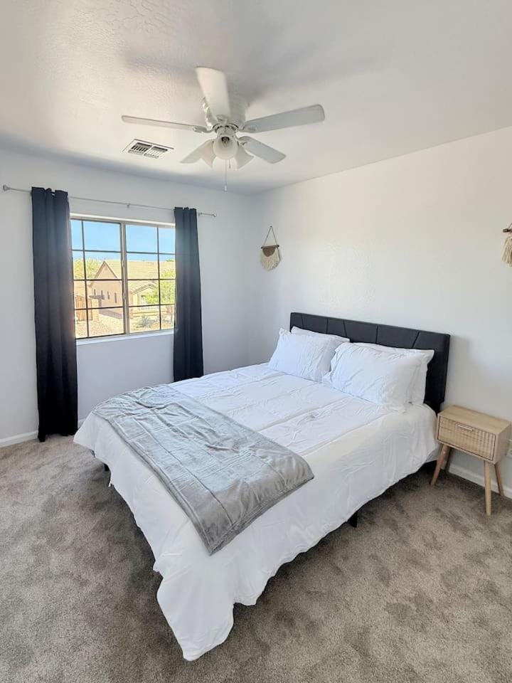 Pet-Friendly 4BR Casa Grande Home Garage Yard House in Casa Grande