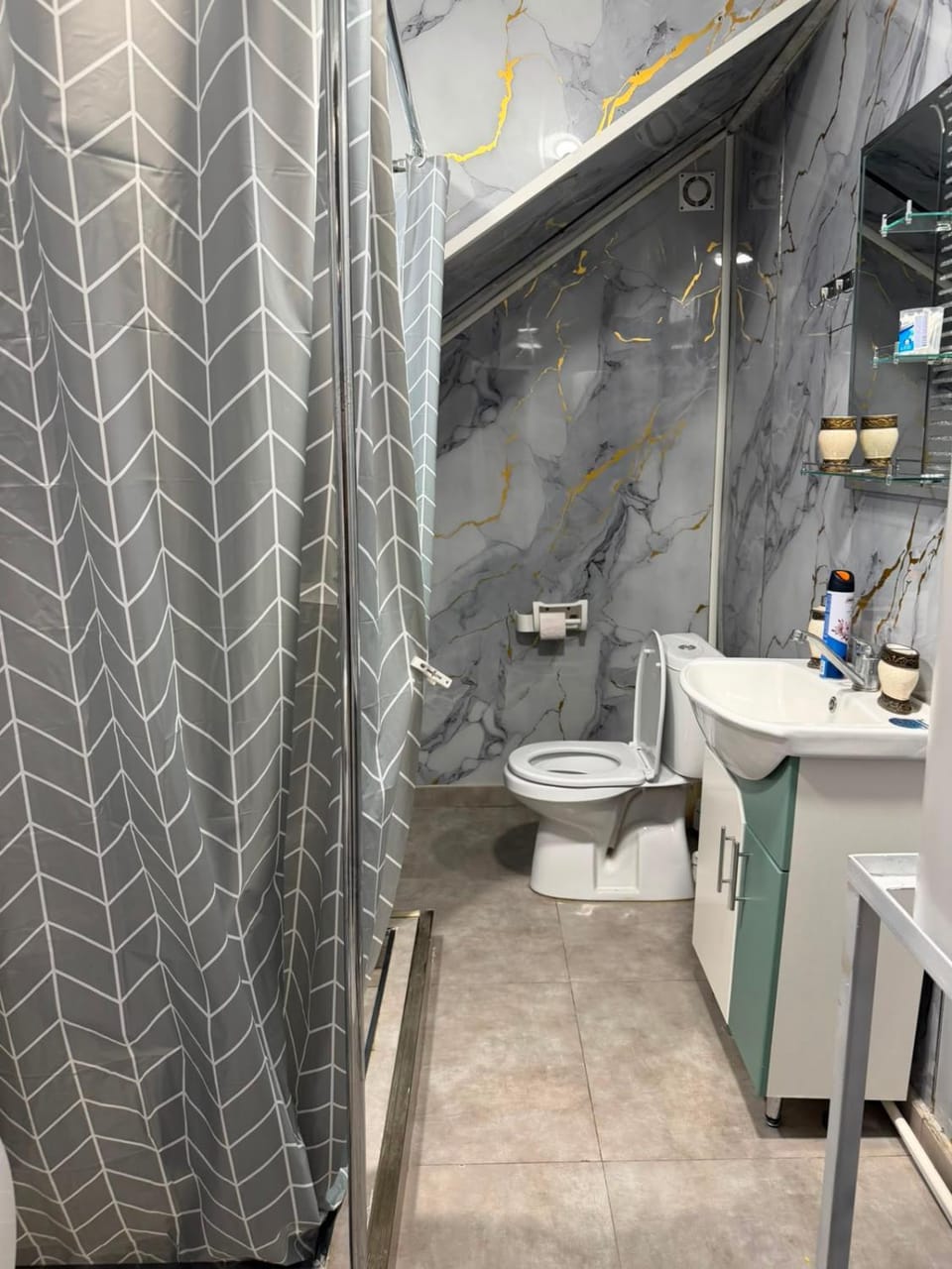 Zvartnoc siti Lyuks Apartment in Yerevan