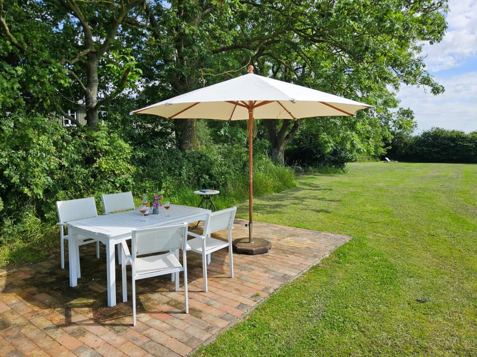 Natural landscape, Balcony/Terrace, Dining area