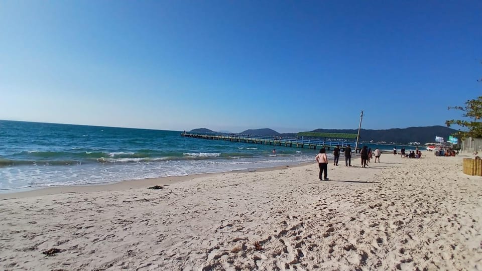 Apartamento de 1 dormitório até 4 pessoas em Canasvieiras Apartment in Florianopolis