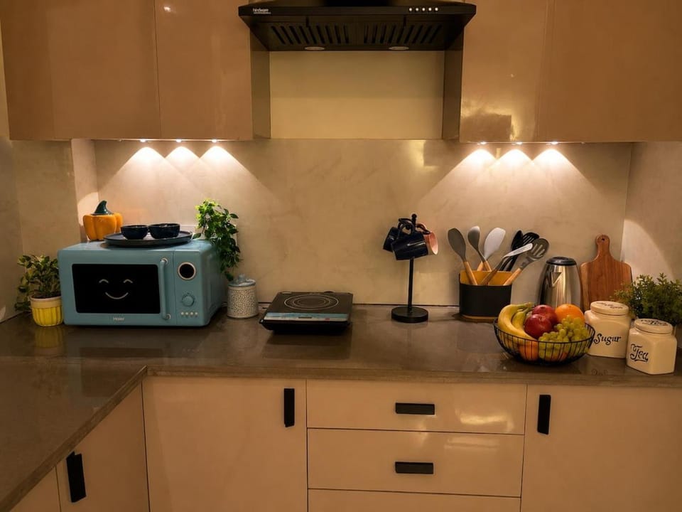 1BHK - Golf Course RD-Metro Apartment in Gurugram