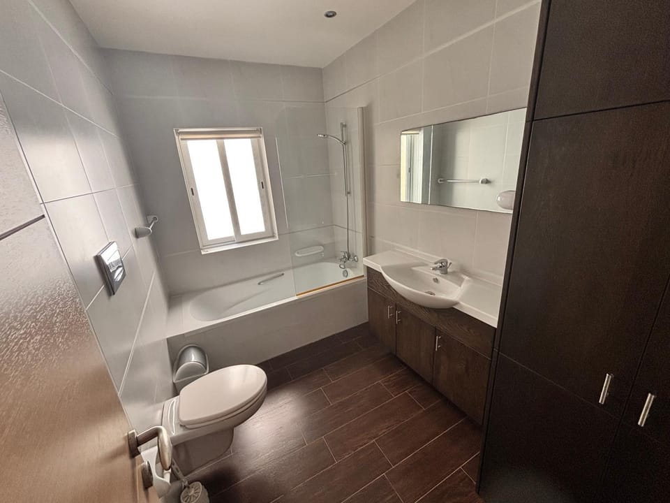 Shower, Toilet, Bathroom, Bath