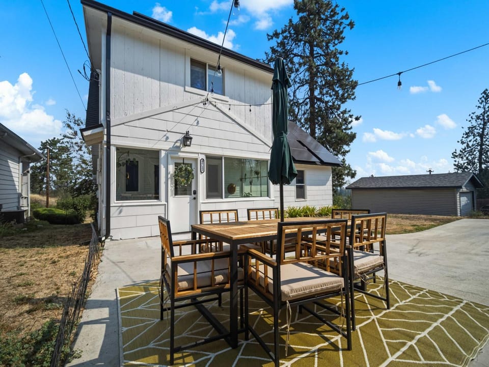 The Hartson Vintage Charm on the Ben Burr Trail House in Spokane