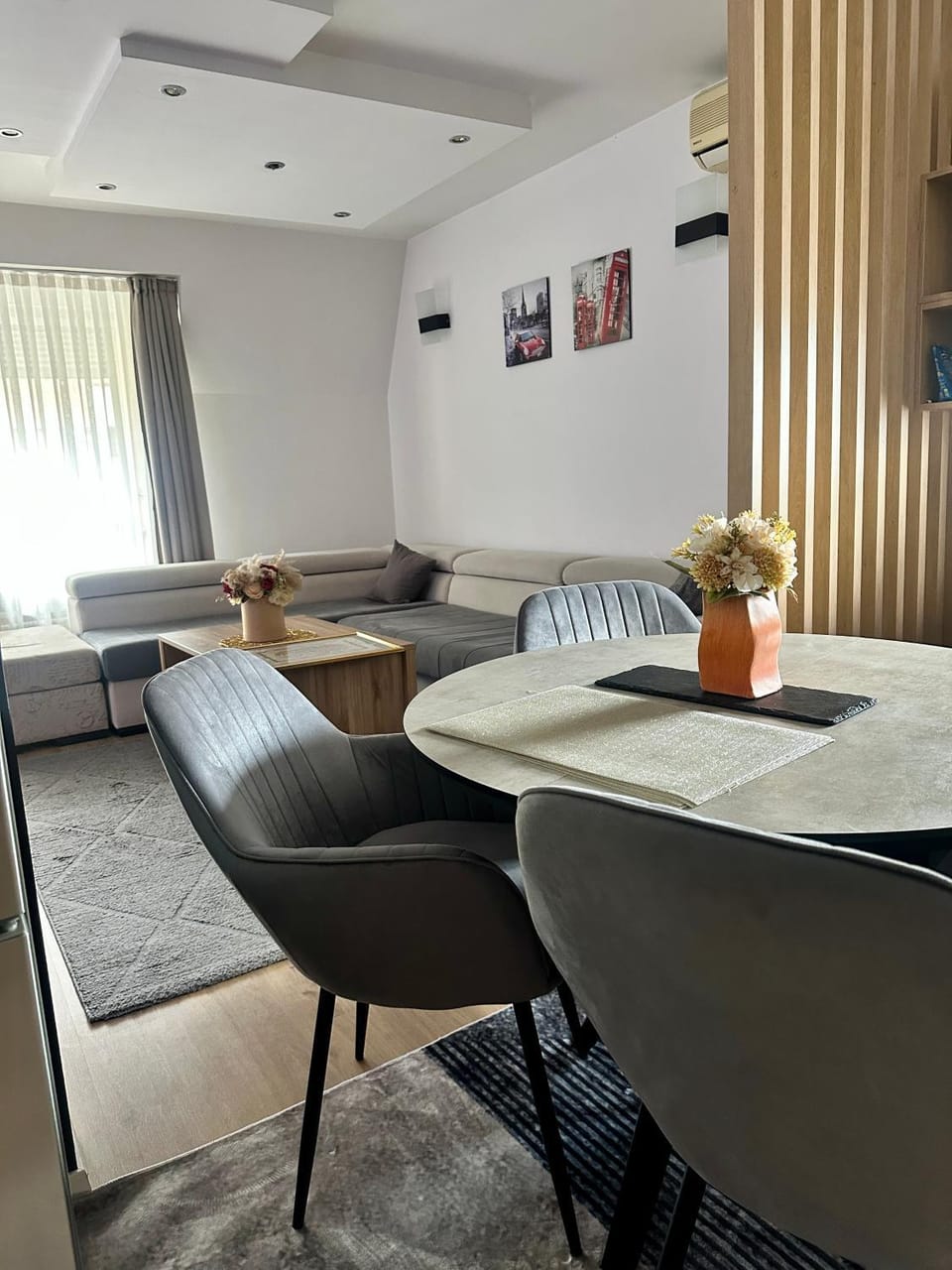 Living room, Dining area